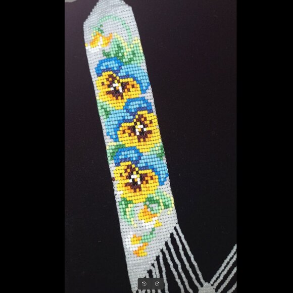 🌼 Beaded Gerdan with Pansy Flower Motifs 🌼 - Picture 5 of 6